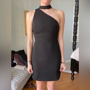 Alicia & Olivia- the PERFECT little black dress!!